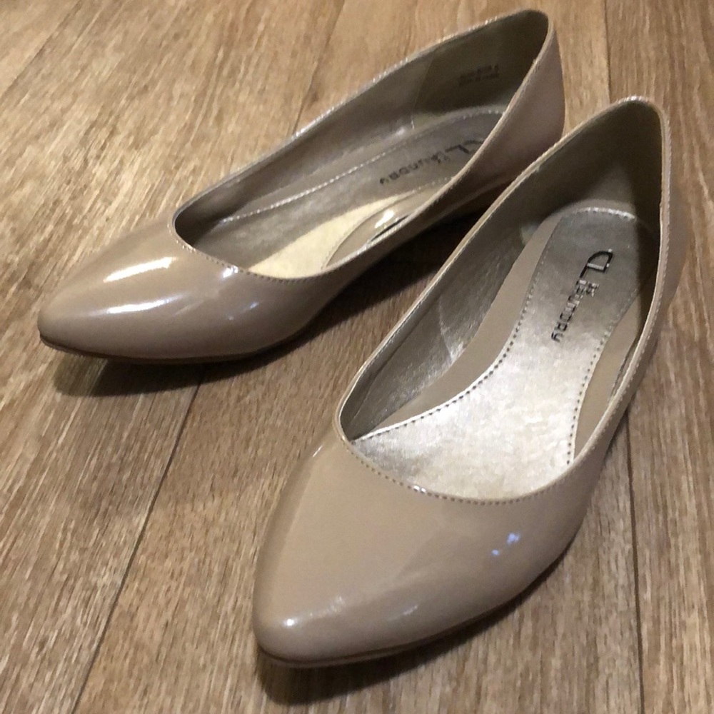 Chinese Laundry nude flats